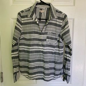 Long sleeve Partial button down